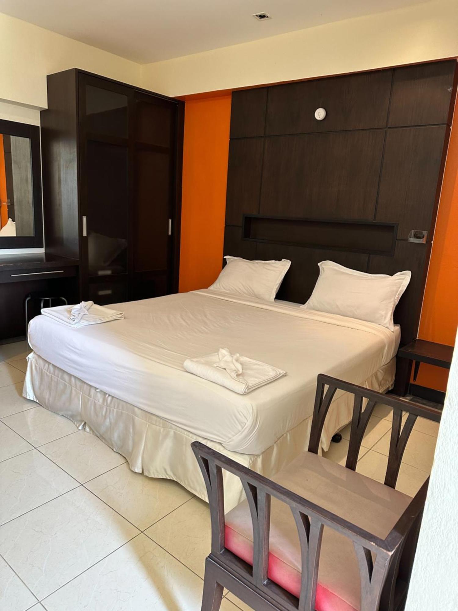 Cozy Place Patong Exterior photo