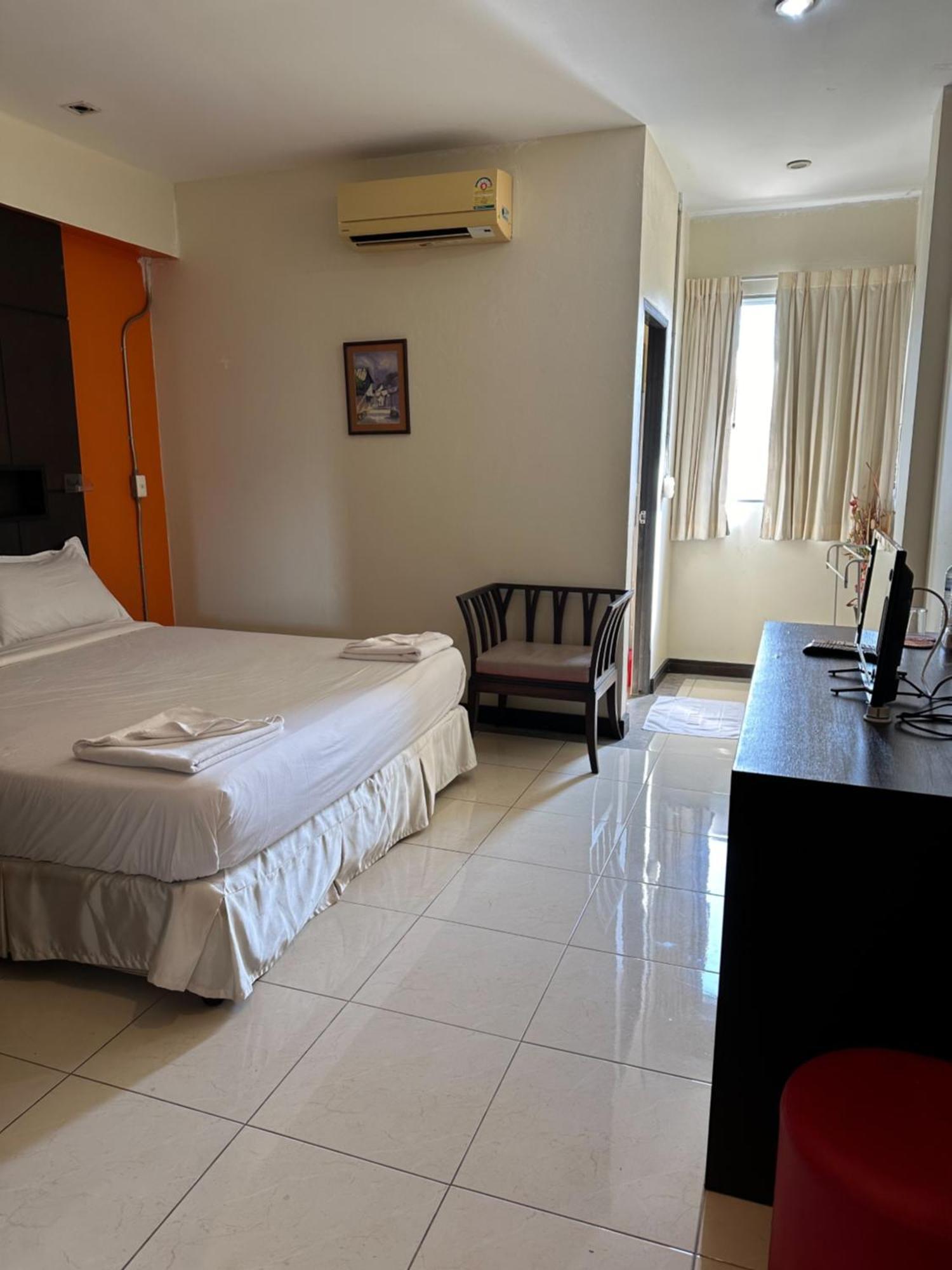 Cozy Place Patong Exterior photo